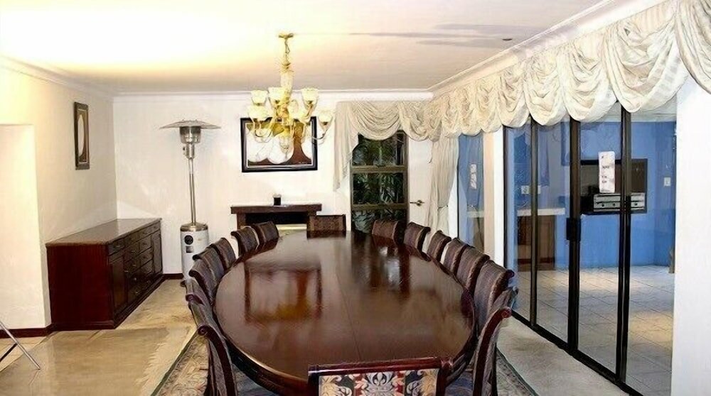 Фото Noraclox Inn