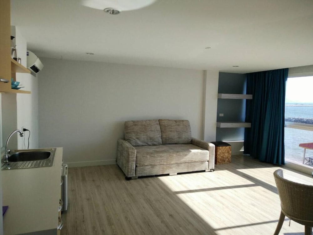 Фото Nantra Pattaya Baan Ampoe Beach