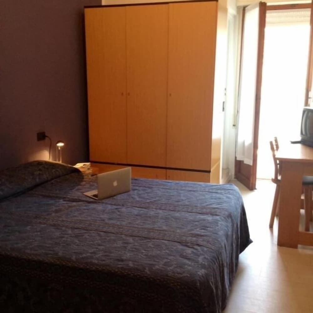 Фото Hotel Capitol