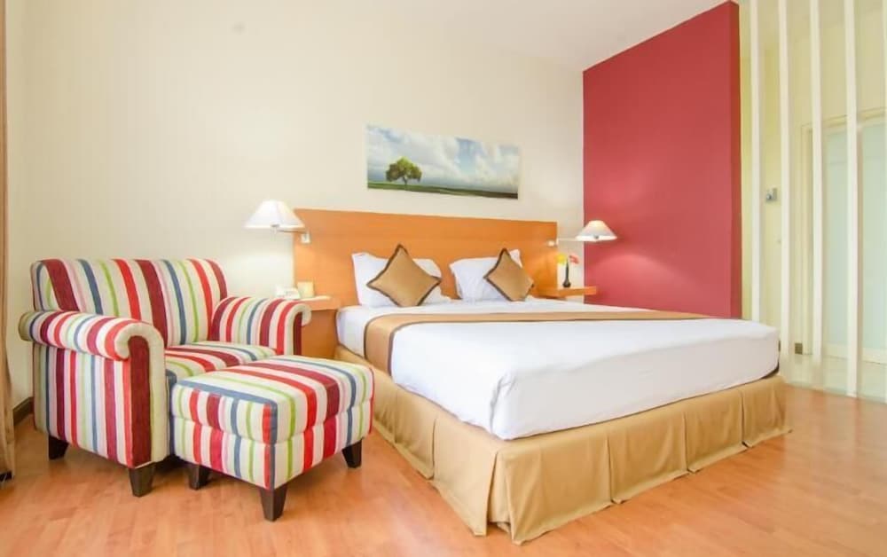 Фото Tychi Hotel