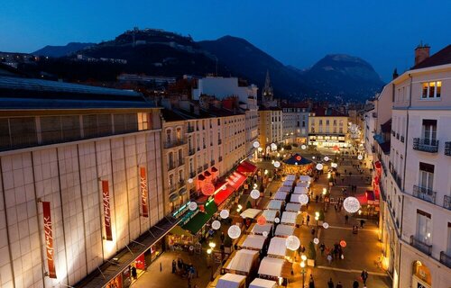 Гостиница Hôtel de l'Europe Grenoble Hyper Centre в Гренобле