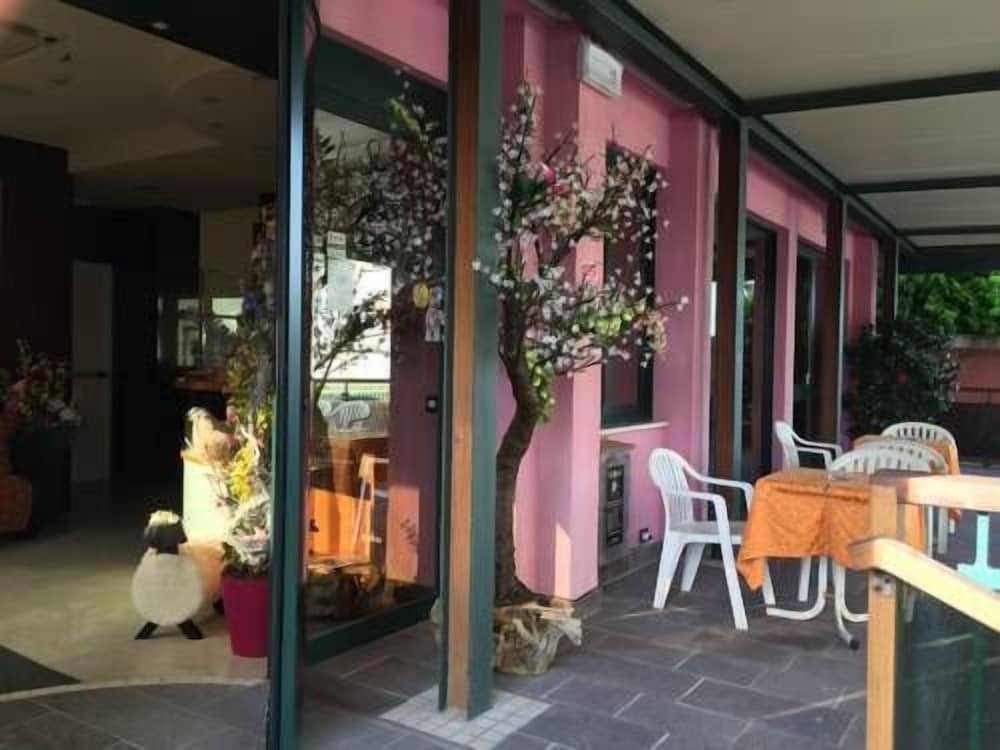 Фото Hotel Sabra