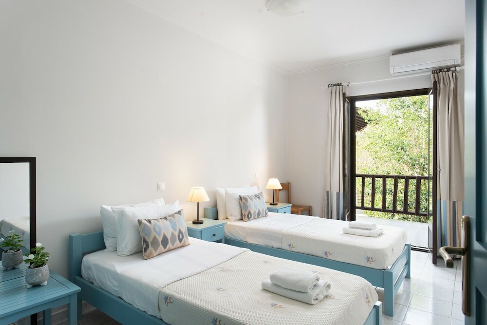 Фото Monemvasia Green Apartments