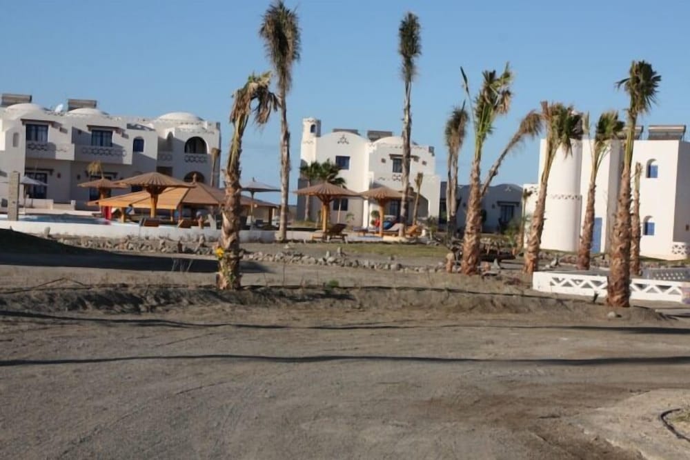 Фото BeachSafari Resort