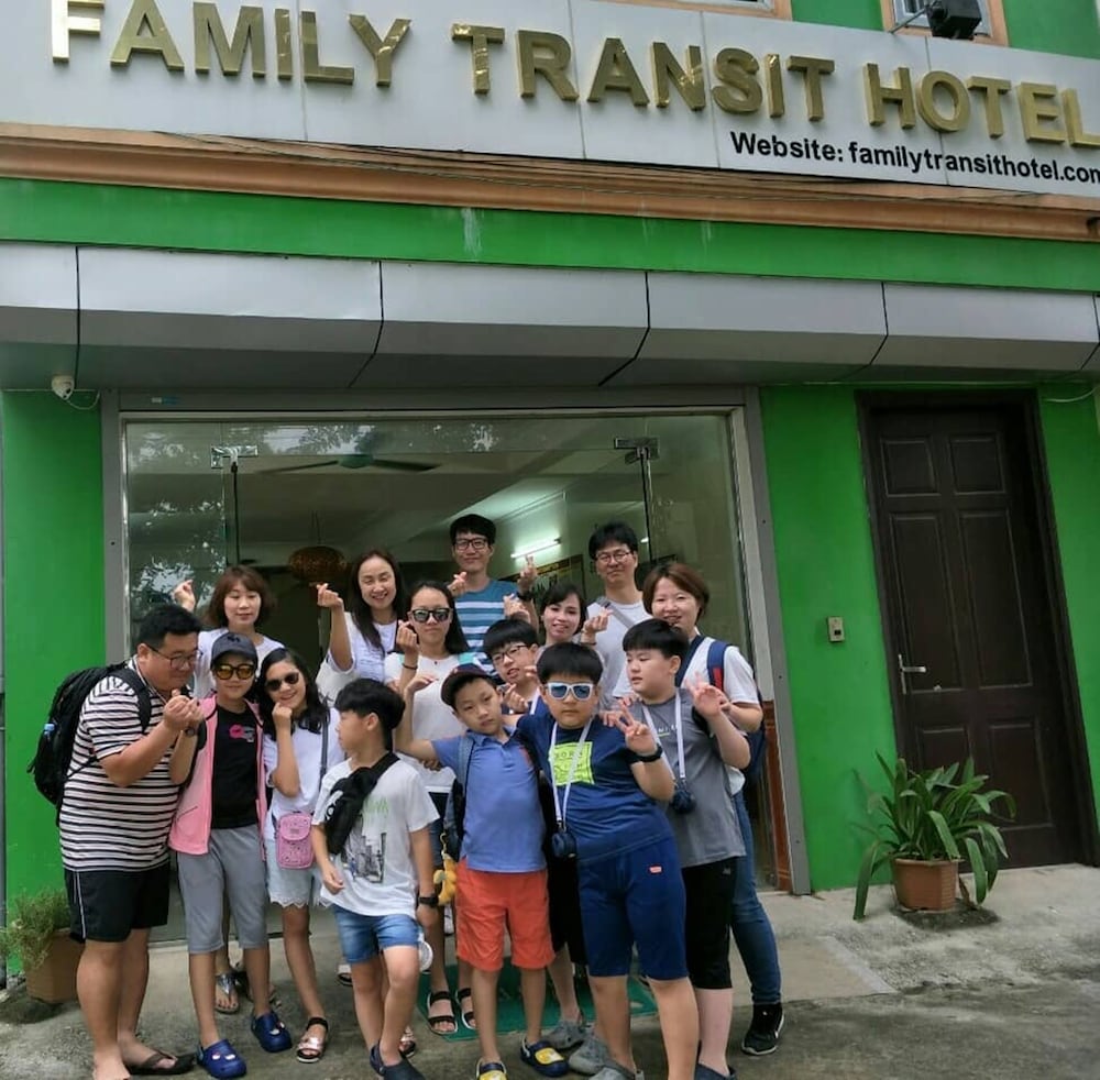 Фото Family Transit Hotel