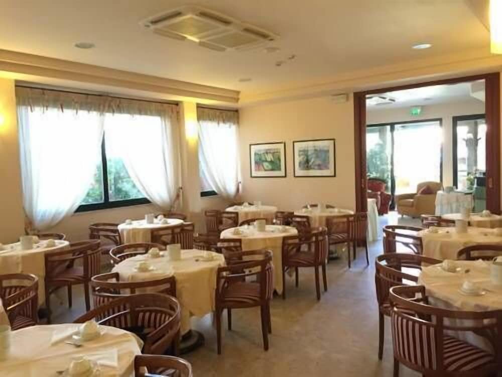 Фото Hotel Sabra