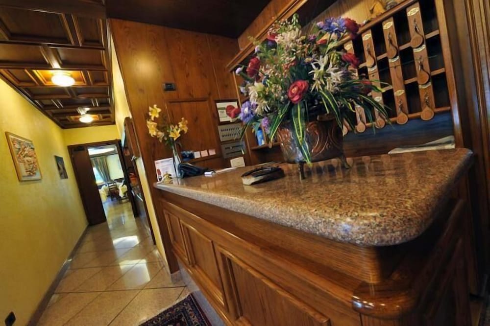 Фото Hotel Beau Sejour