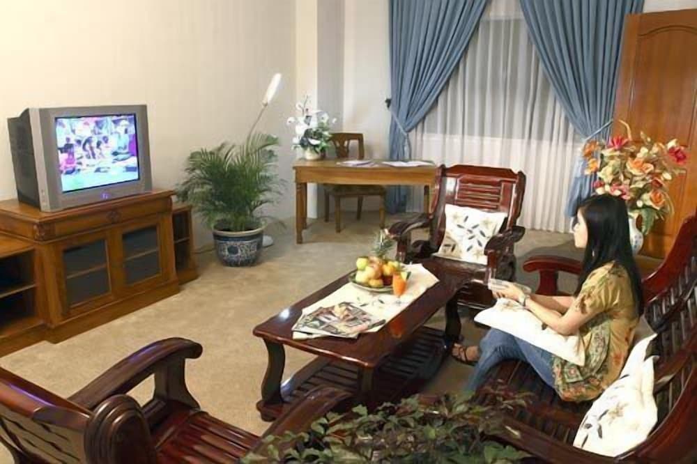 Фото Hotel Grand Tiga Mustika