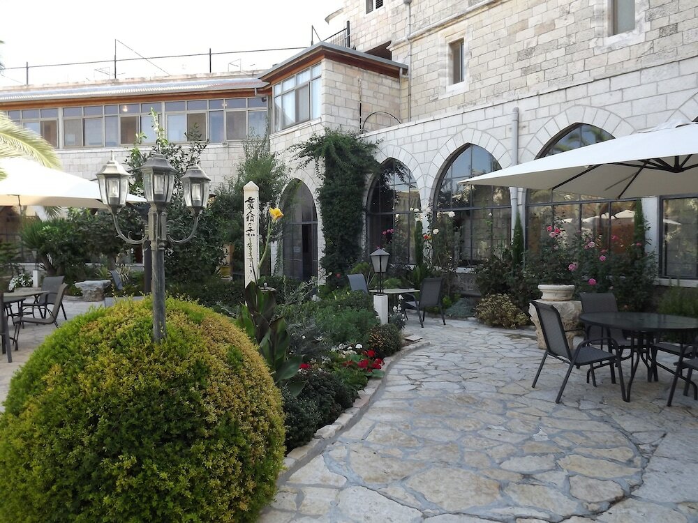 Фото St. Georges Cathedral Pilgrim Guesthouse