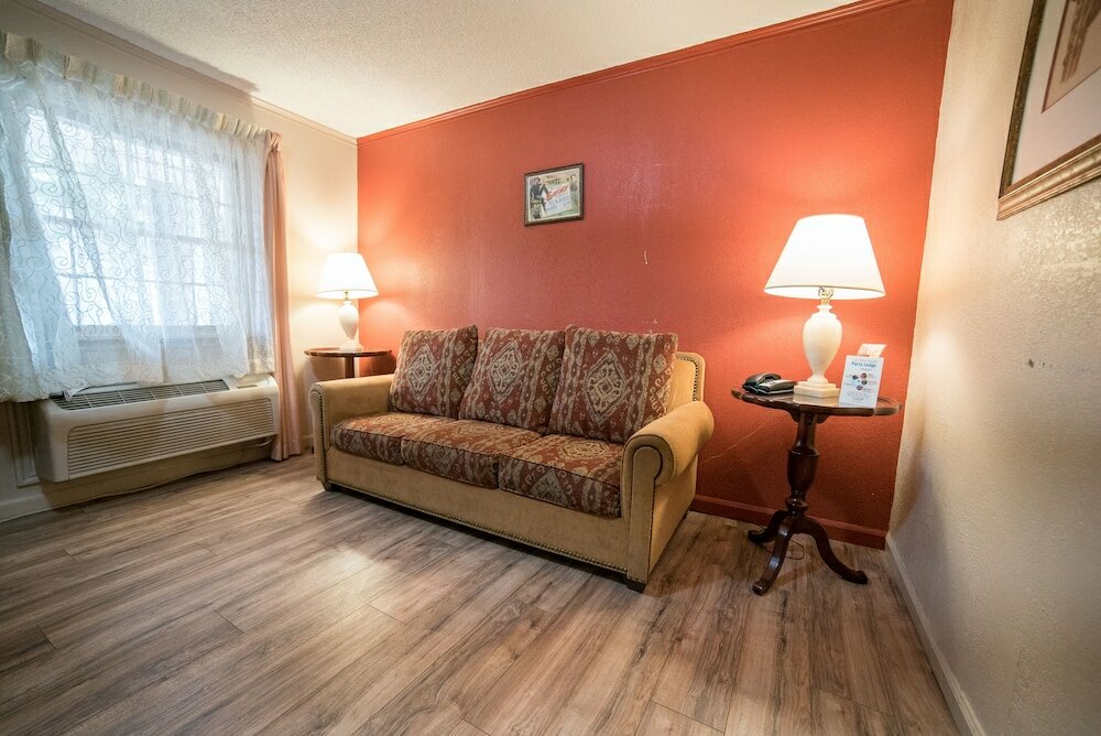 Фото Parry Lodge