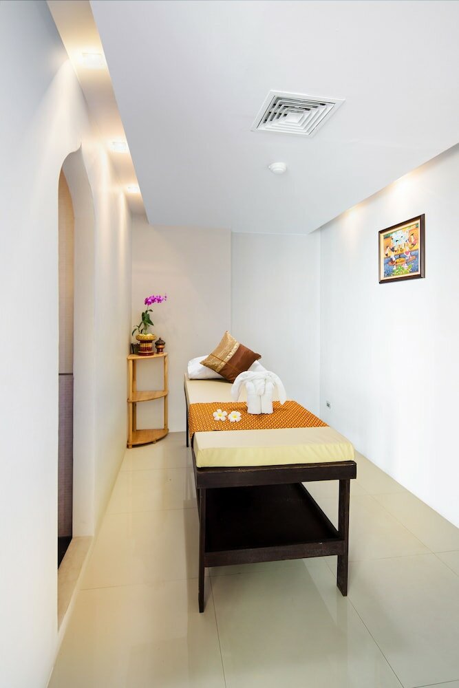 Фото Aiyara Grand Hotel