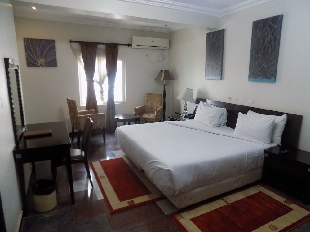 Фото Aes Luxury Apartments