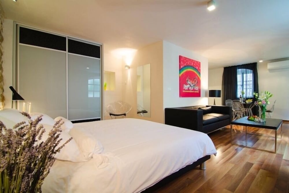 Фото Divota Apartment Hotel