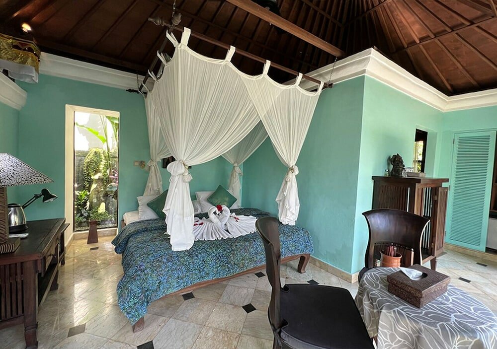 Фото The Mahogany Villa