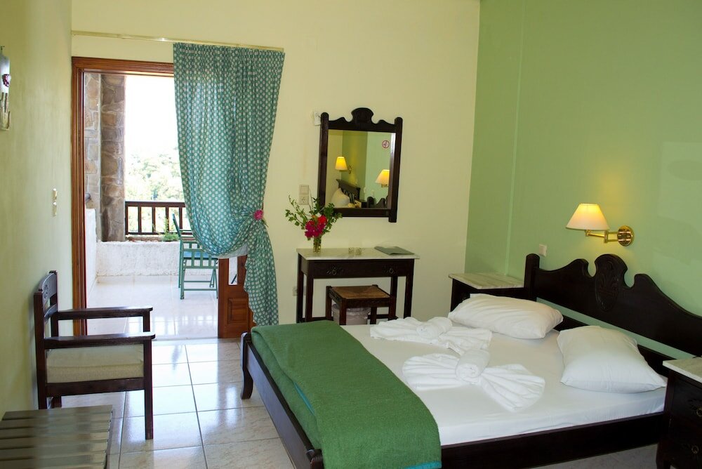 Фото Daphne Hotel