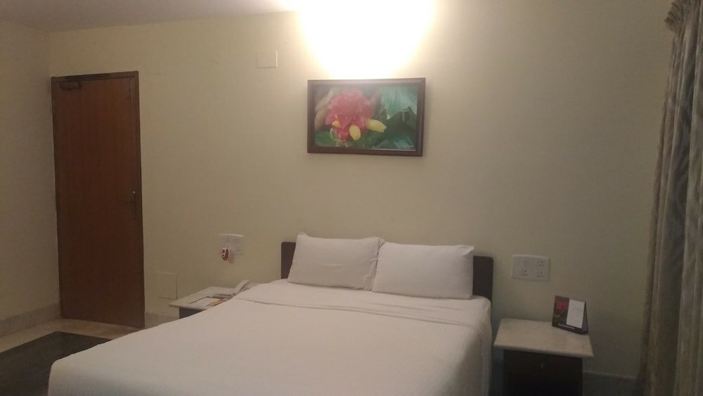 Фото Hanu Reddy Residences Poes Garden