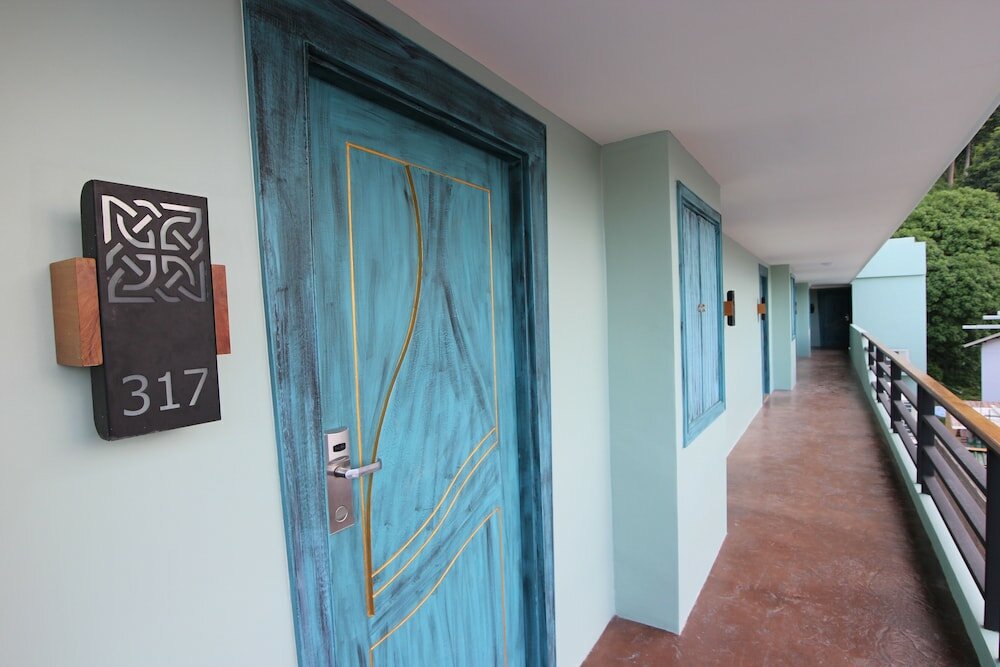 Фото Phi Phi Nice Beach Hotel Hip