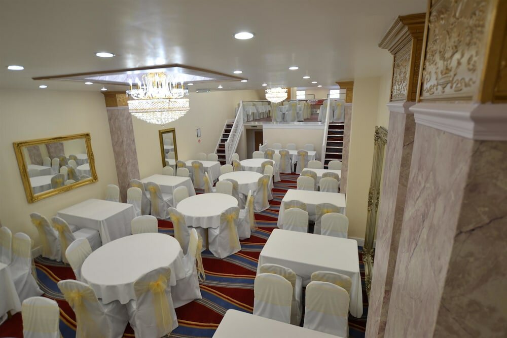 Фото Best Western Greater London Hotel