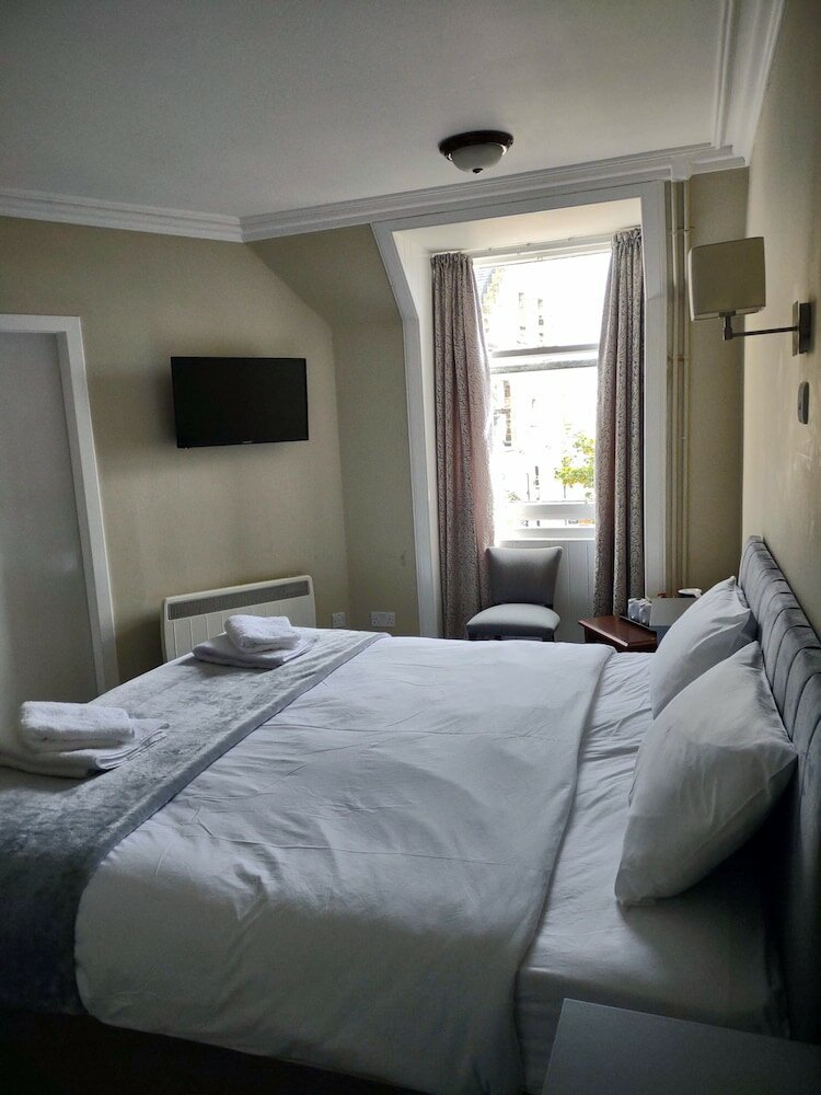 Фото Harbour Cottage