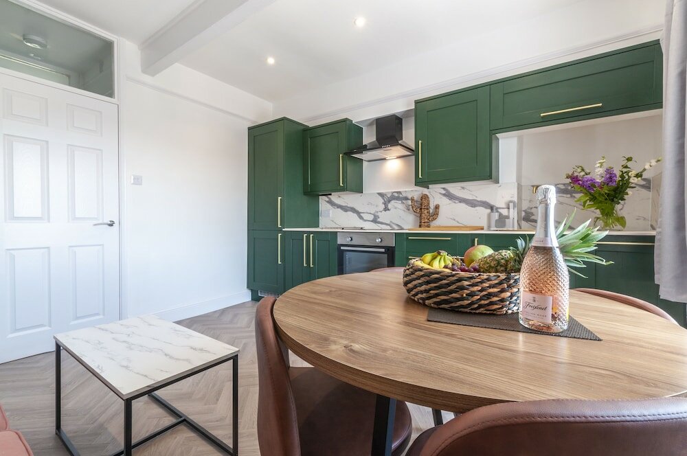 Фото Wyndham Square Apartments by K Boutique