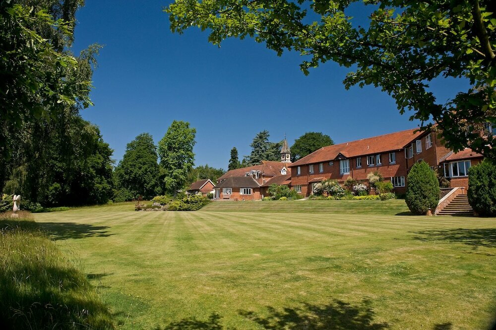 Hotel Roffey Park Institute, England, photo