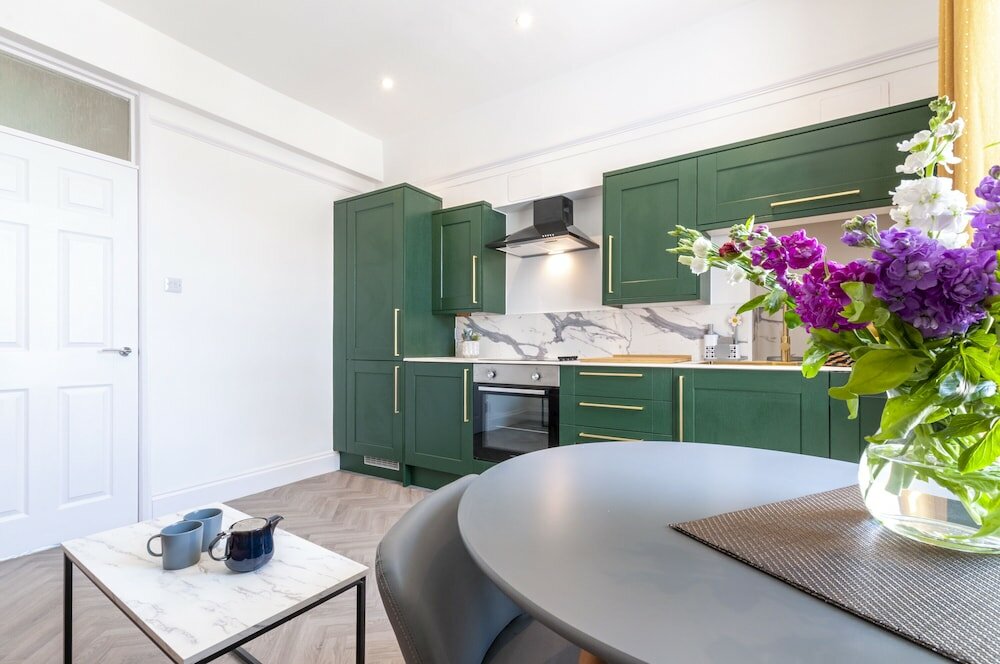 Фото Wyndham Square Apartments by K Boutique