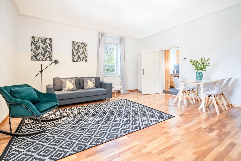 Фото InnsbruckHomes at Botanical Garden