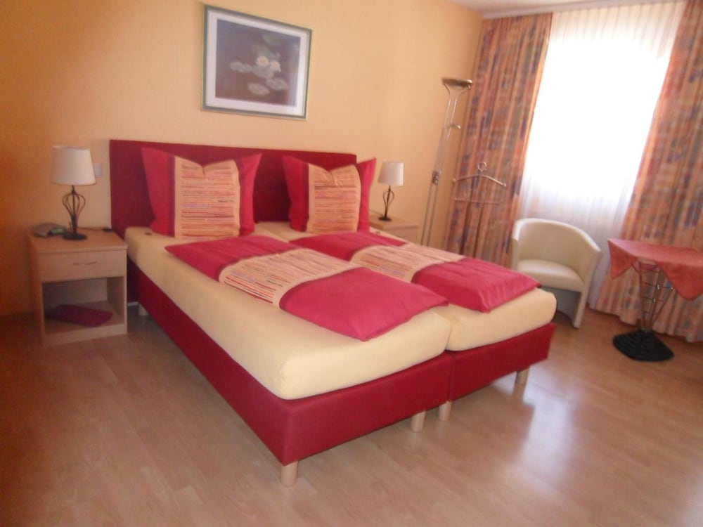 Фото Altstadt Hotel Peiß