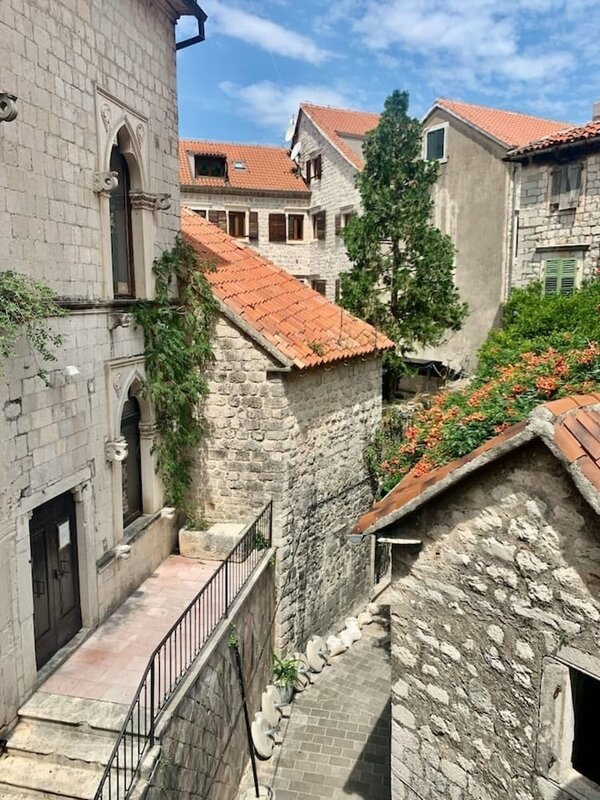 Гостиница Maison du Sud Apartment 3 Bed. in old Town Kotor в Которе