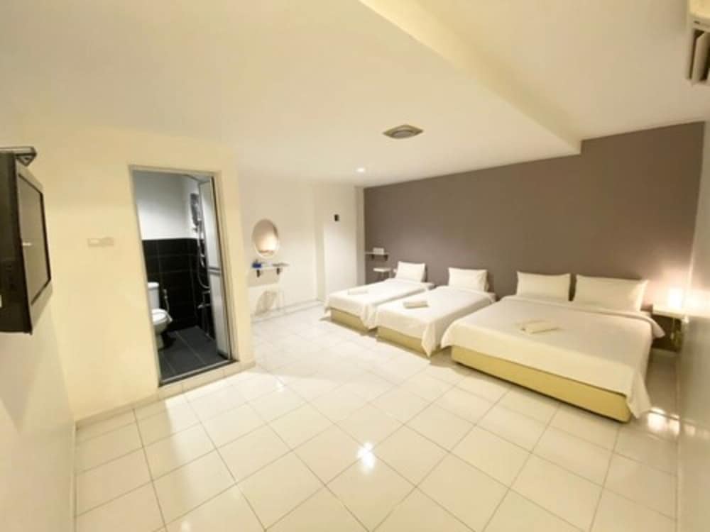 Фото One One 08 Hotel Tapah