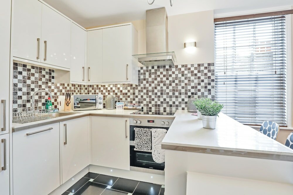 Фото Central Lanes Pad by My Getaways Free parking for one car