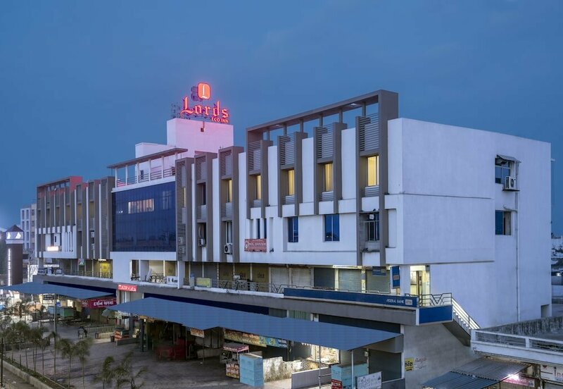 Гостиница Lords Eco Inn Rajkot Shapar