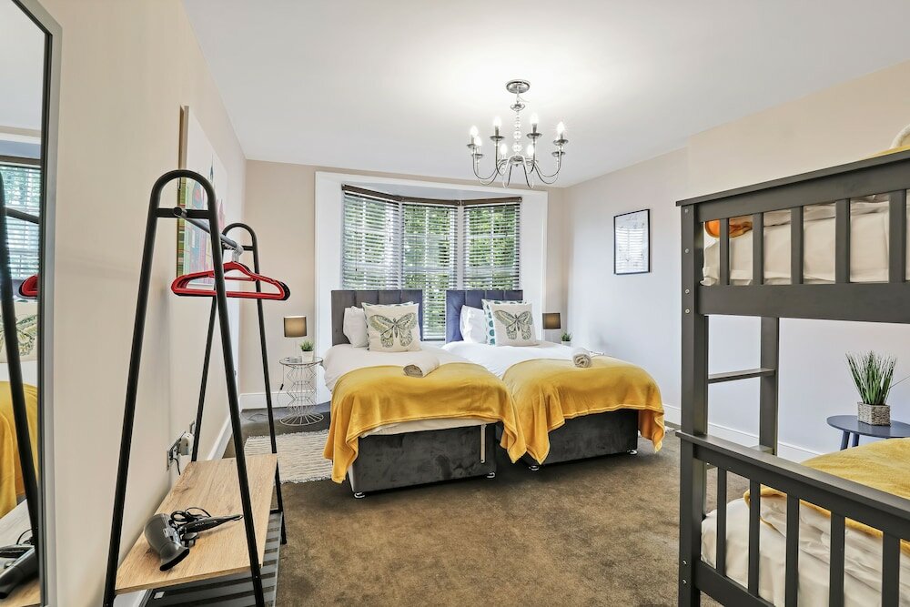 Фото Central Lanes Pad by My Getaways Free parking for one car