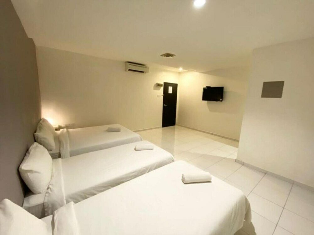 Фото One One 08 Hotel Tapah