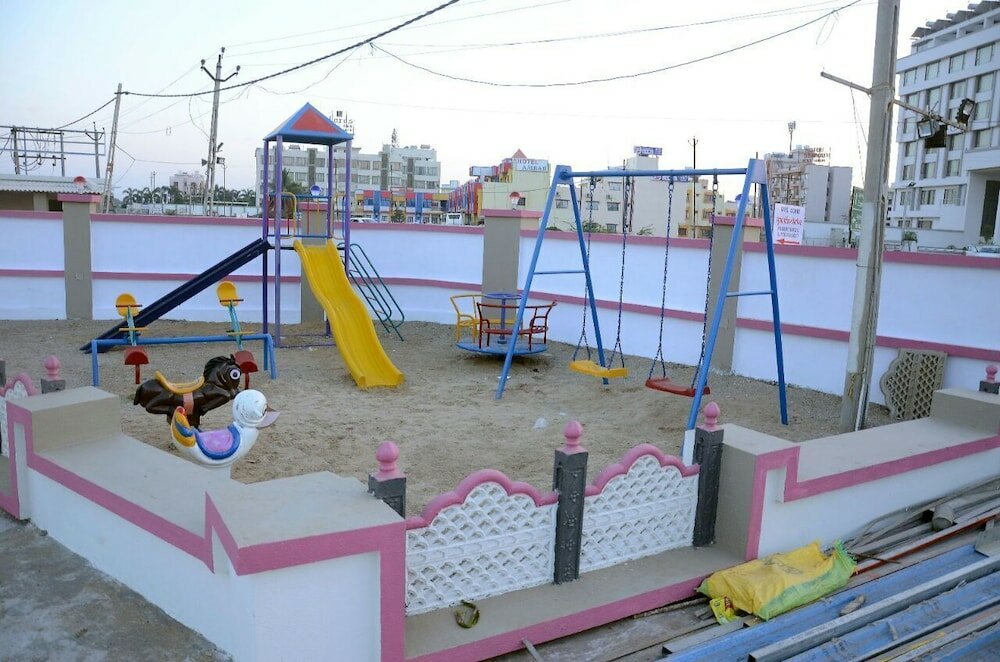 Фото Hotel Surbhi