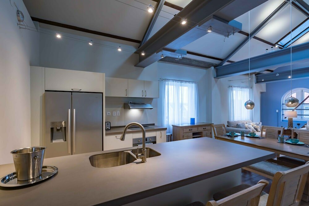 Фото The Yellow Penthouse