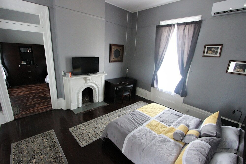 Фото The George Manor