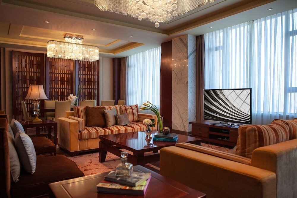 Фото Renaissance Tianjin Lakeview Hotel