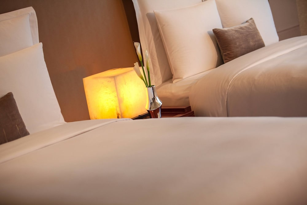 Фото Renaissance Tianjin Lakeview Hotel