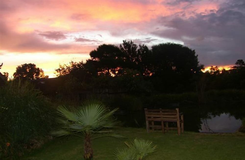 Hotel African Silhouette Guesthouse, Kempton Park, photo