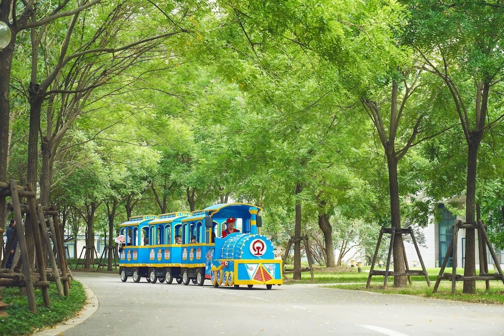 Фото Renaissance Tianjin Lakeview Hotel