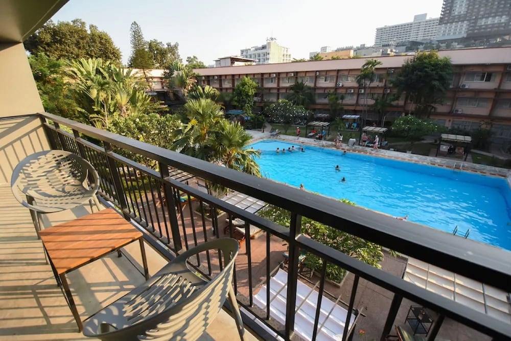 Фото Basaya Beach Hotel & Resort