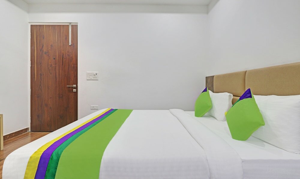 Фото Treebo Trend Kanopy Greens