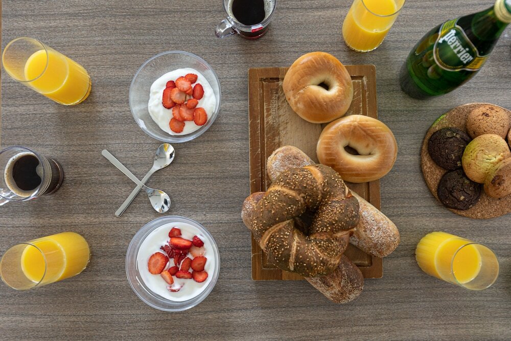 Фото Chic and Sunny in the Heart of Tel Aviv