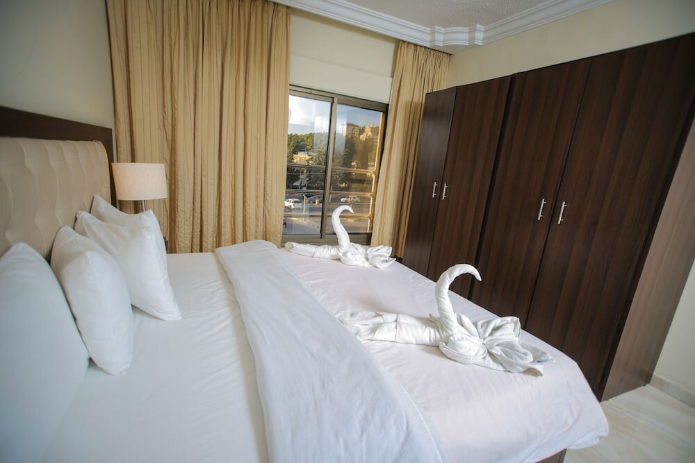 Фото Lancaster hotel apartments