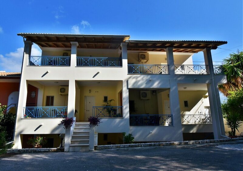 Гостиница Iris Apartment, A Cozy 2 Bedroom Unit