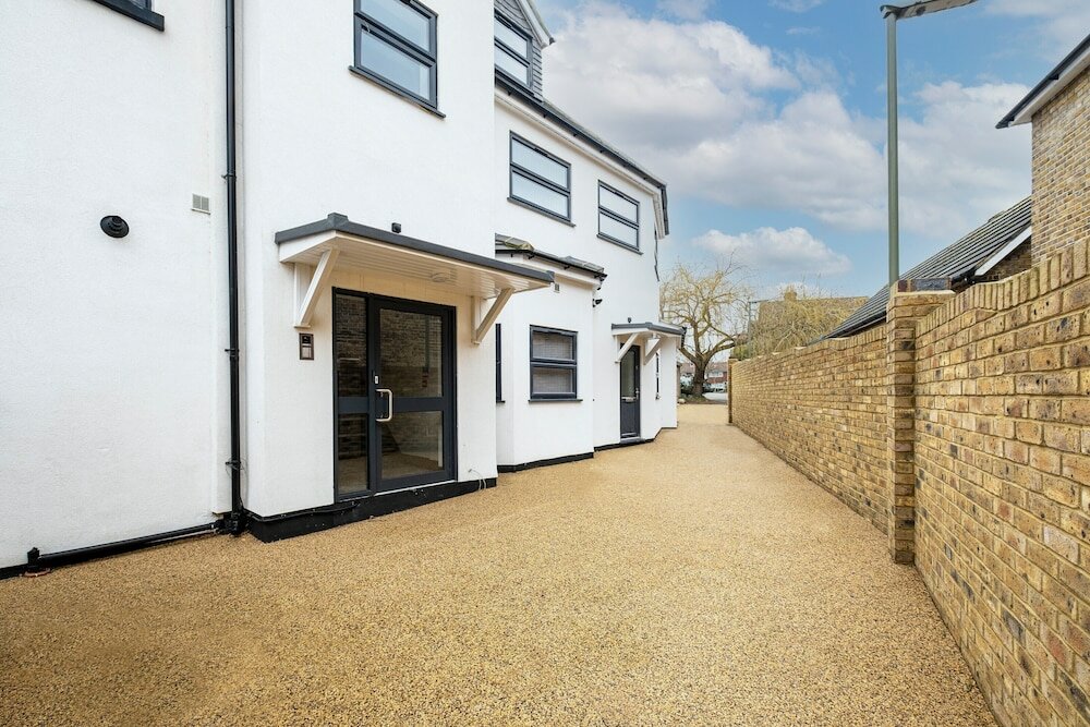 Фото Crown Place 2 & 3 Bedroom Luxury Apts