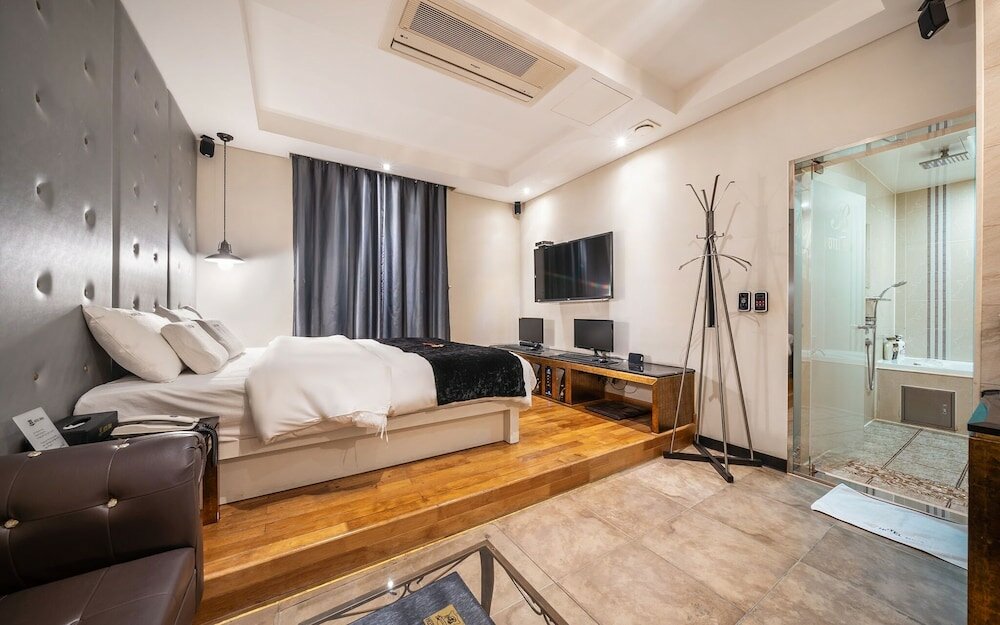 Фото 33555716610