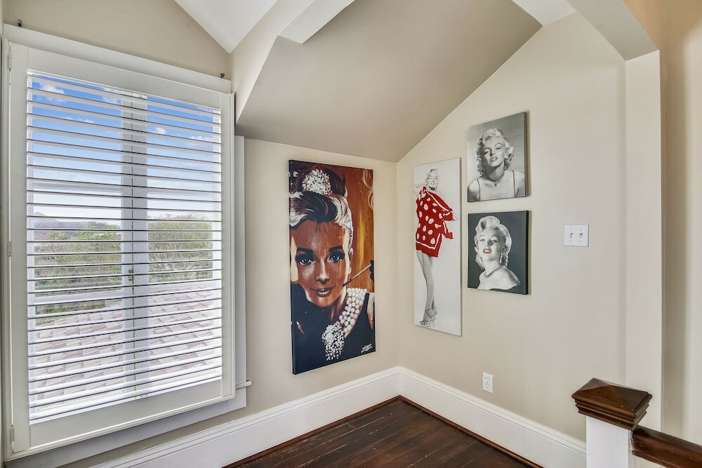 Фото Abfab Seaside Cottage