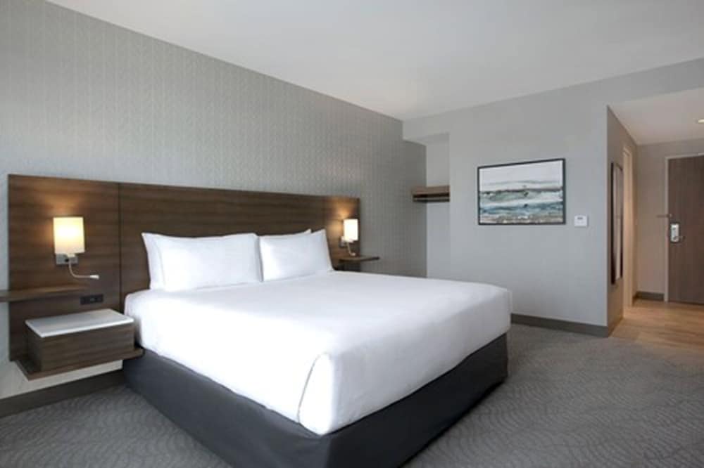 Фото Great Blue Heron Hotel